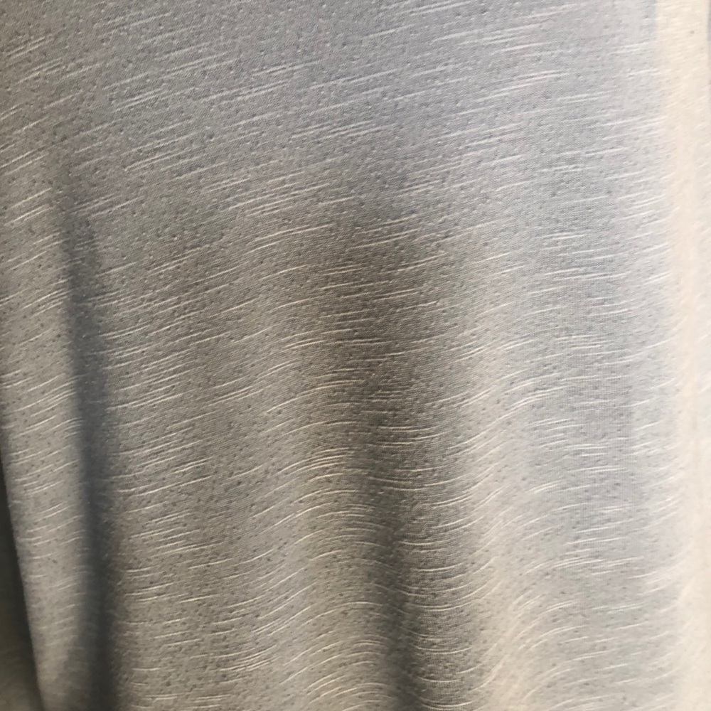 🌺Abercrombie & Fitch crew neck, long sleeve tee🌺 - Picture 3 of 9